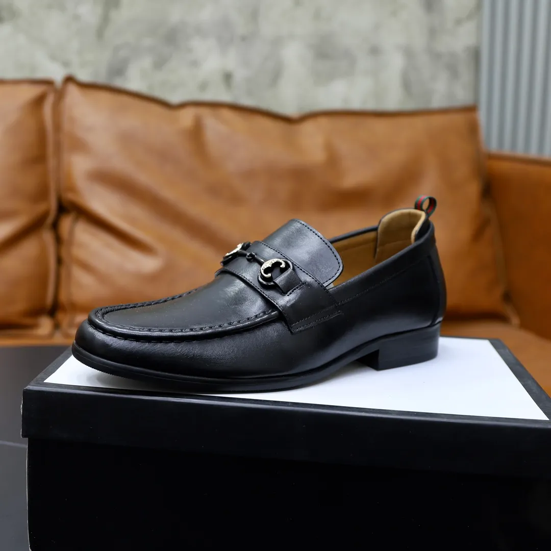 Men's shoes: 250🙅‍♂️🙅‍♂️🙅‍♂️Niuli Brand: GUCCI Size: 38-44 (45 can be customized) Level: Counter classic Material: Original soft cowhide upper Comfortable cowhide lining Original lightweight outsole Style category: Business casual footwear Driving leather shoes Color: Actual picture color